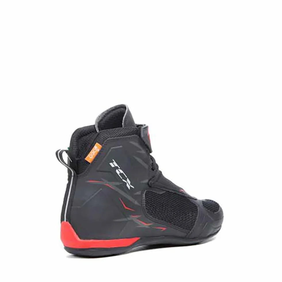 TCX - R04D AIR, Scarpe da Moto Uomo, Traspirabili e Versatili, Tomaia in Mesh con Rivestimento Hot-Melt, Chiusura con Lacci e Velcro, Nero/Rosso